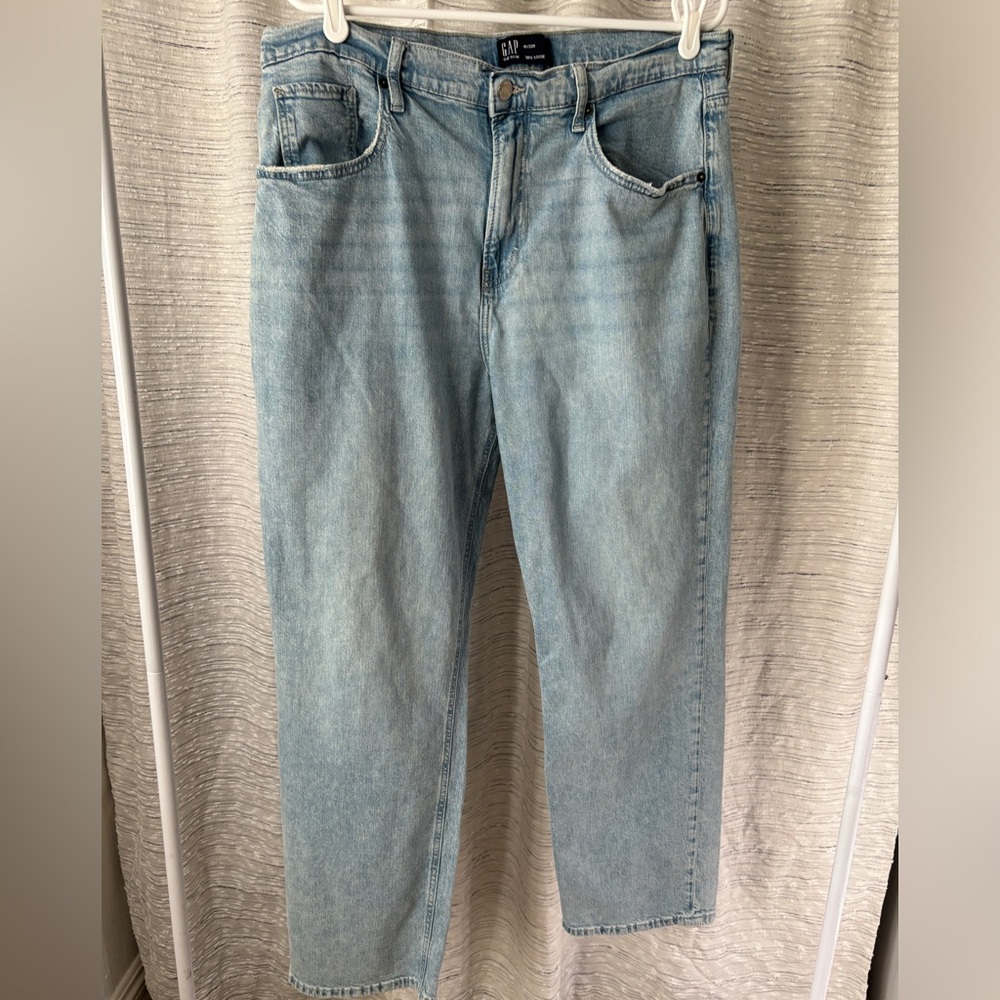 GAP 90s Loose Jeans light was size 16/33